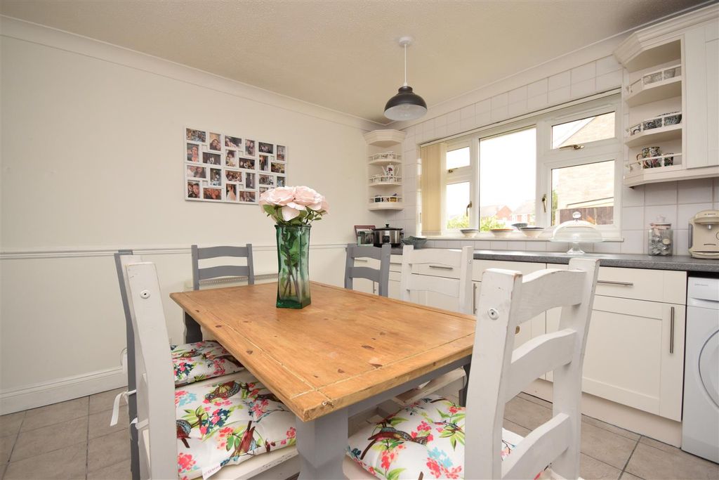 Property photo 3 of 13 5.Jpg