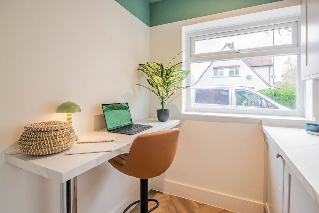 Property photo 2 of 10 E-3