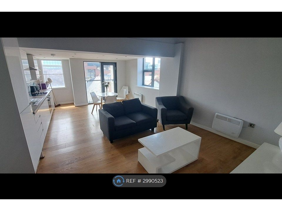 Property photo 1 of 10 Living Room