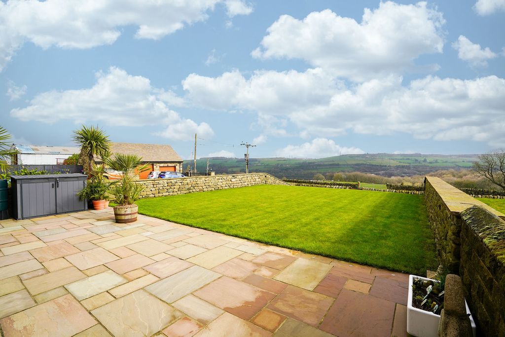 Property photo 2 of 36