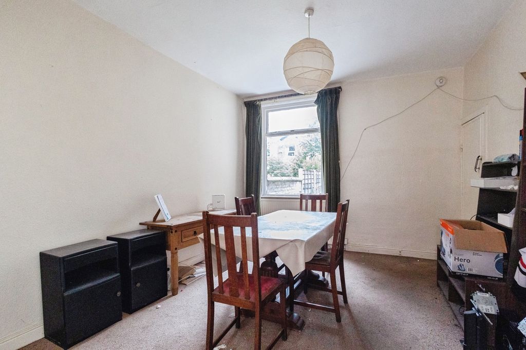 Property photo 3 of 17 Pbox-Img.Jpg