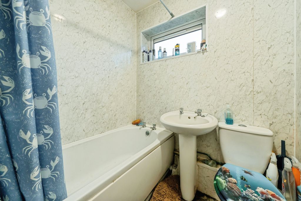 Property photo 3 of 12 3. Bathroom