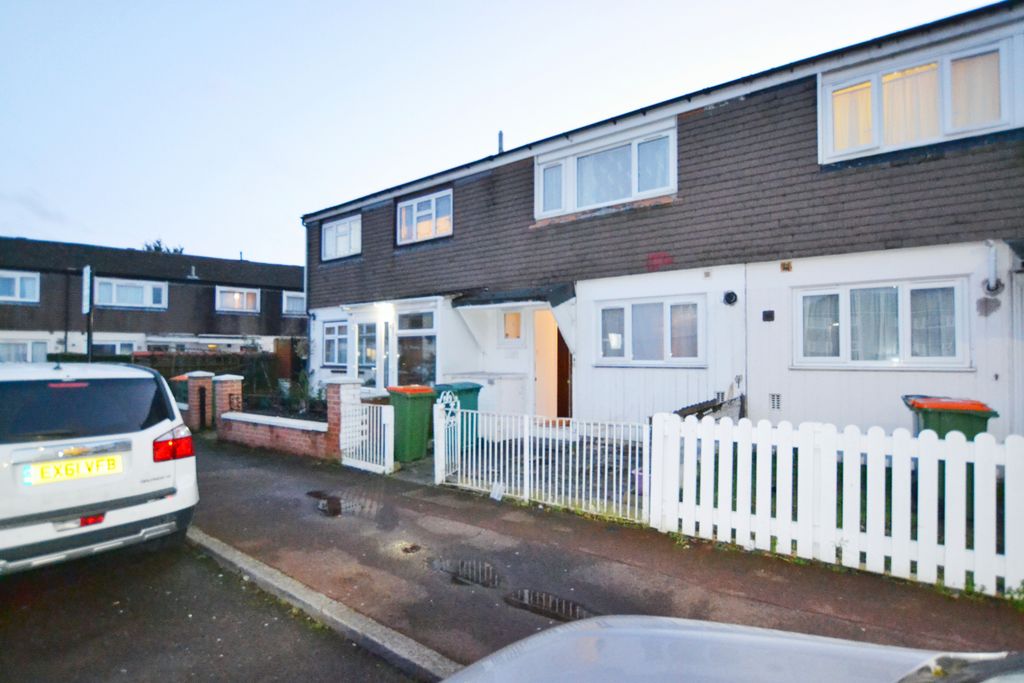 Property photo 1 of 17 3 Bed Terraced House To Rent Tennyson Road, Stratford E15