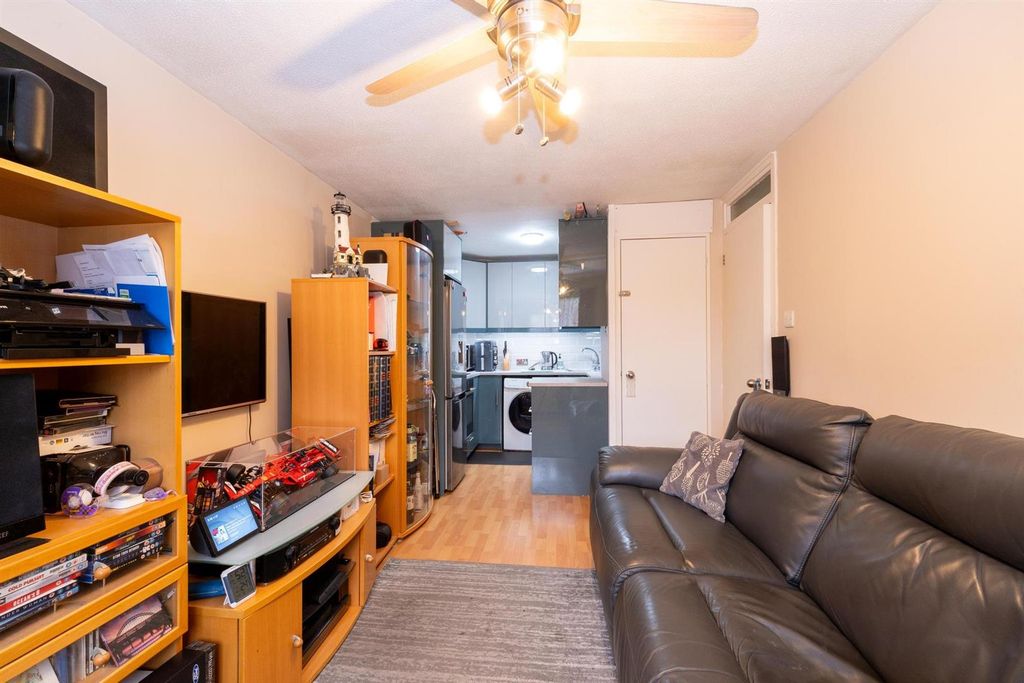 Property photo 3 of 10 Lounge/Diner