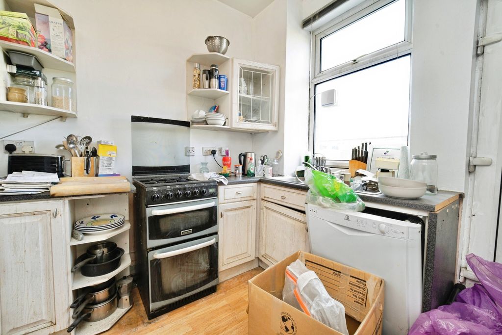 Property photo 3 of 20