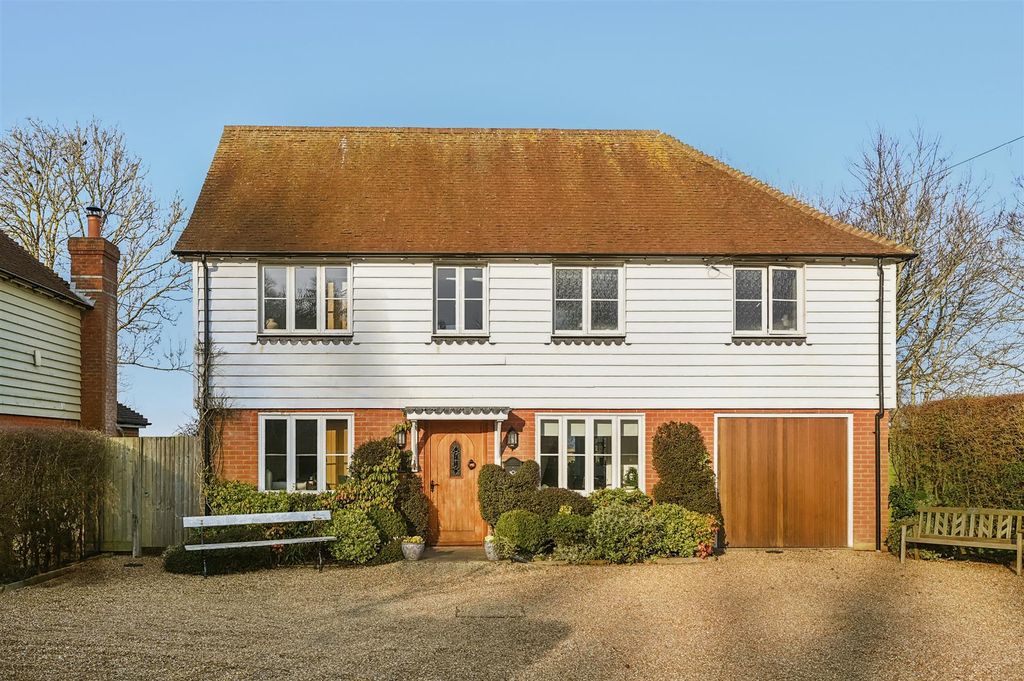 Property photo 1 of 18 2 The Old Quay Tn364Aq (40)