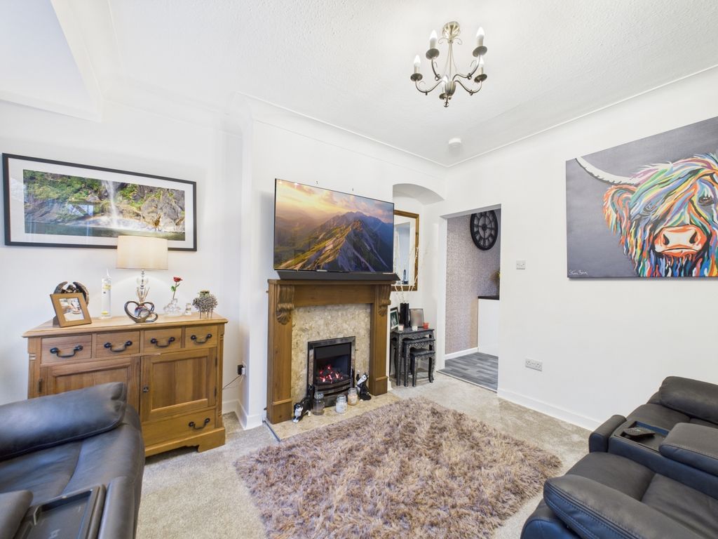 Property photo 2 of 25 Living Room