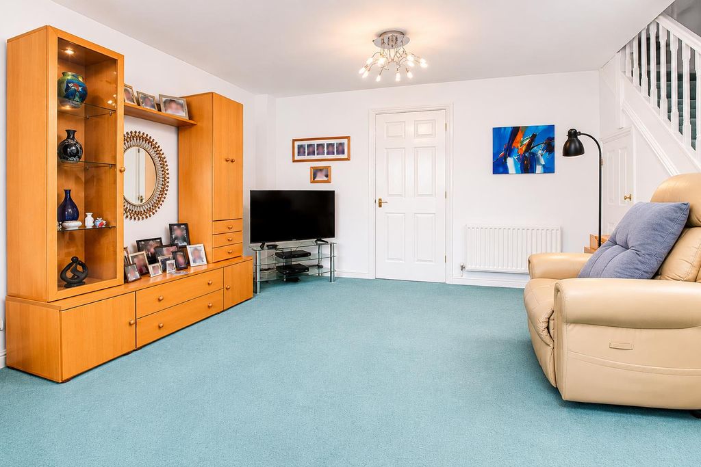 Property photo 2 of 16 E88Dd2E4-85Cb-48A6-98Be-072Cdeba3c8d.Png