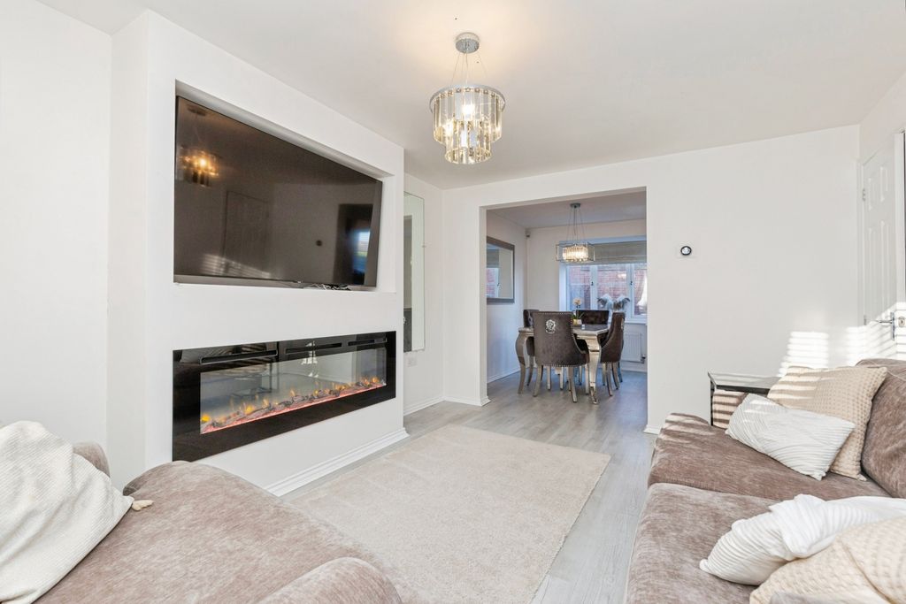 Property photo 3 of 19 Pbox-Img.Jpg