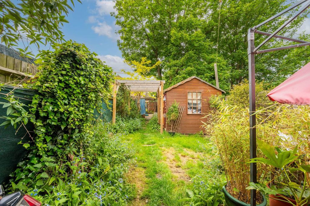 Property photo 2 of 8
