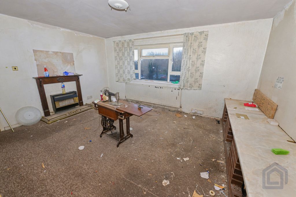 Property photo 3 of 11