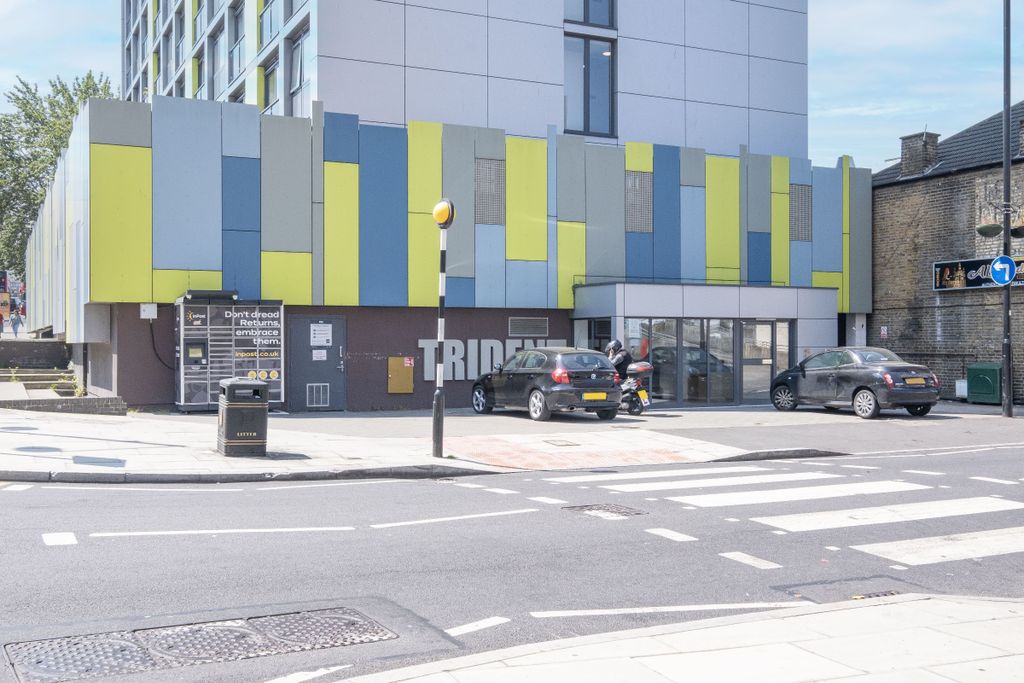 Property photo 2 of 21