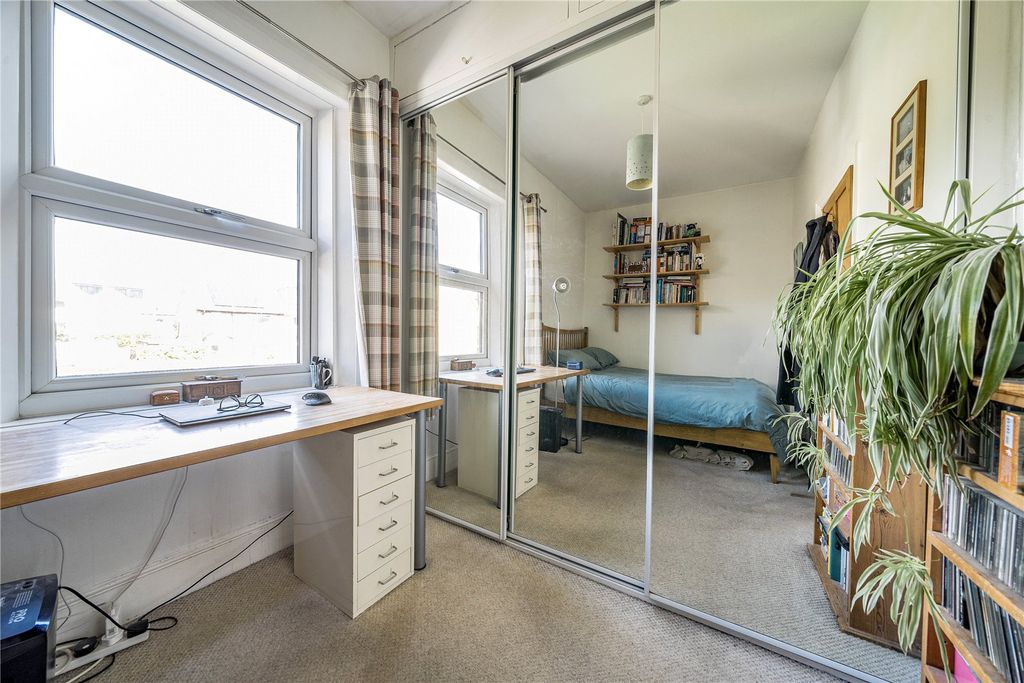 Property photo 3 of 26 Picture No. 32