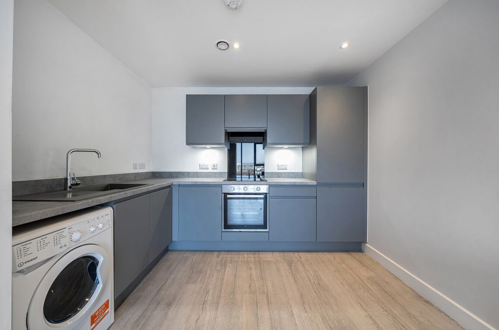 Property photo 3 of 17 1392734-4-693c0B5...