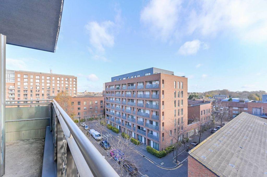 Property photo 1 of 9