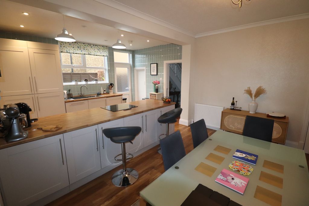Property photo 3 of 17 Kitchen Family Room