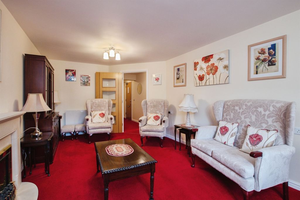 Property photo 2 of 17