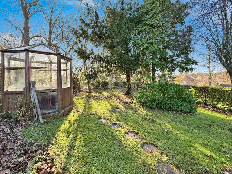 Property photo 2 of 9 Garden