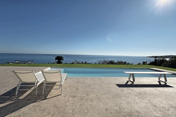 Property photo 1 of 3