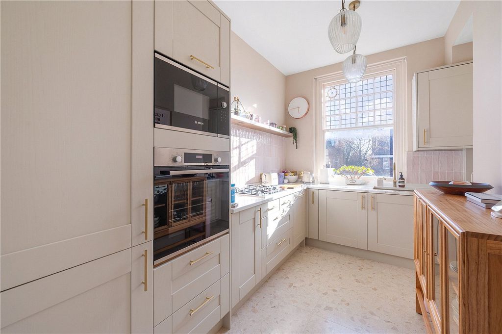 Property photo 3 of 21 Kitchen