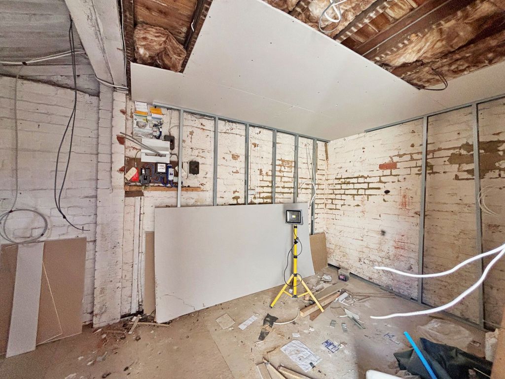 Property photo 3 of 5