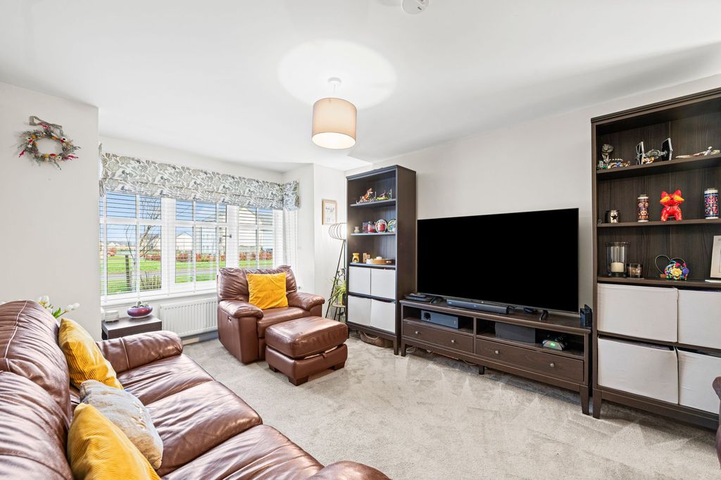 Property photo 2 of 38