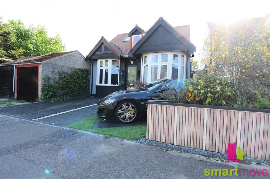 Property photo 2 of 40