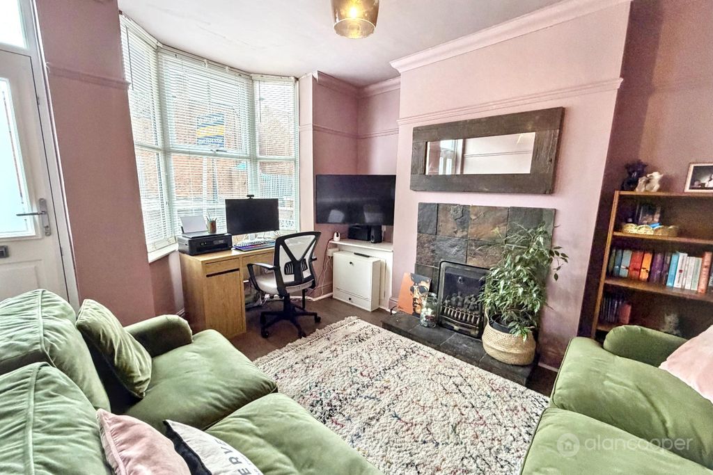 Property photo 2 of 11 5395735