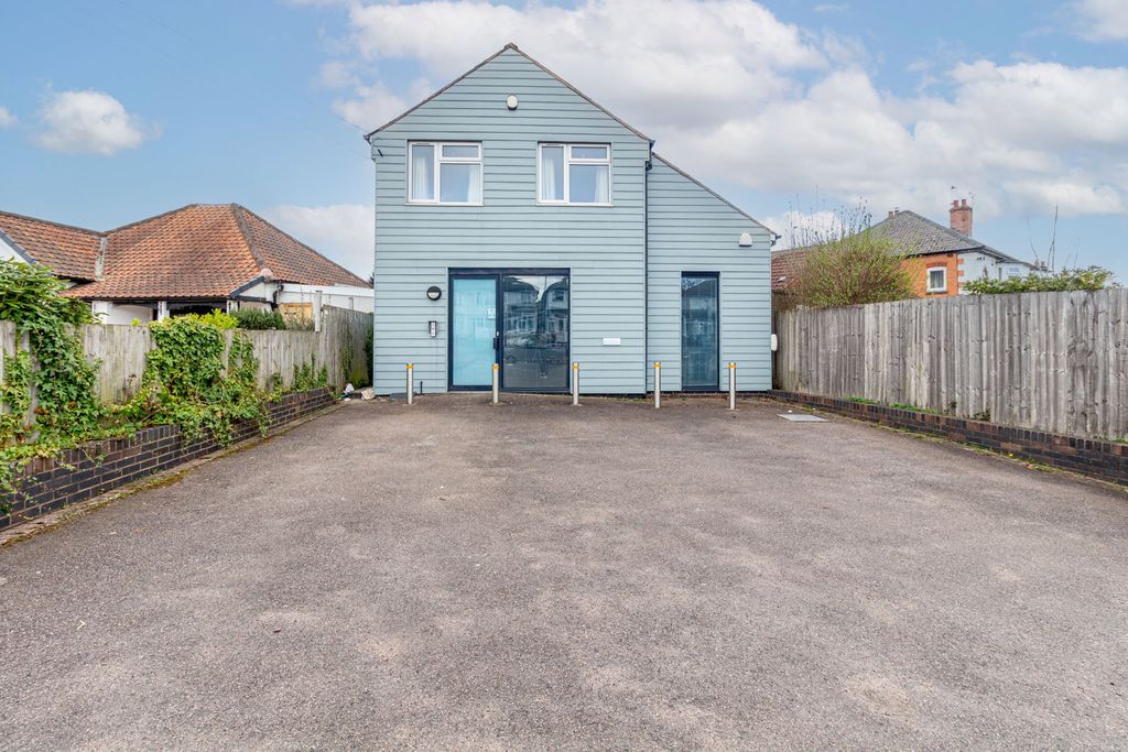 Property photo 1 of 21