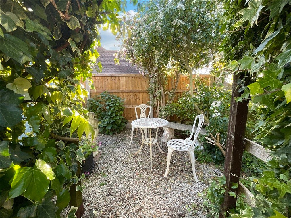 Property photo 3 of 12 Garden