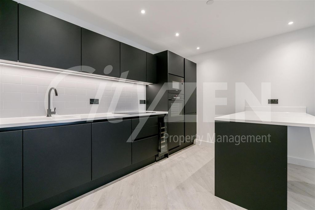 Property photo 2 of 43 Kitchen