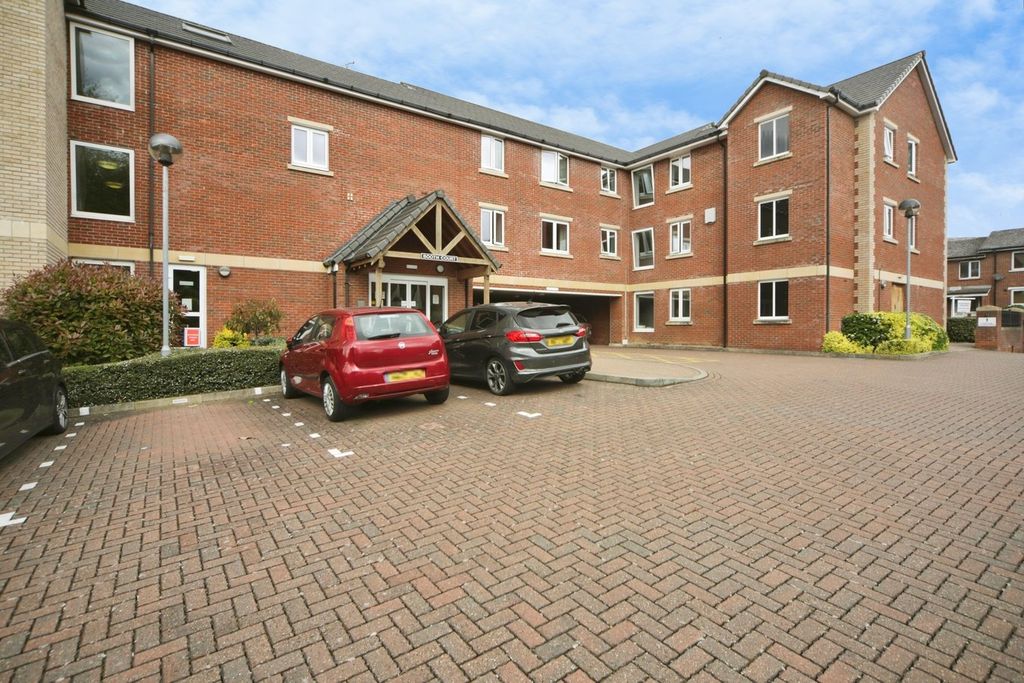 Property photo 1 of 9