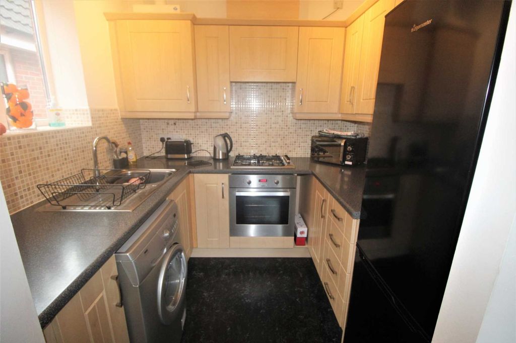 Property photo 2 of 7