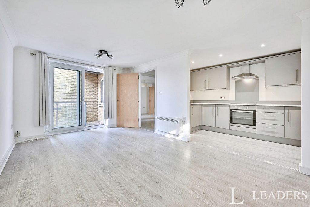 Property photo 2 of 17 Pbox-Img.Jpg