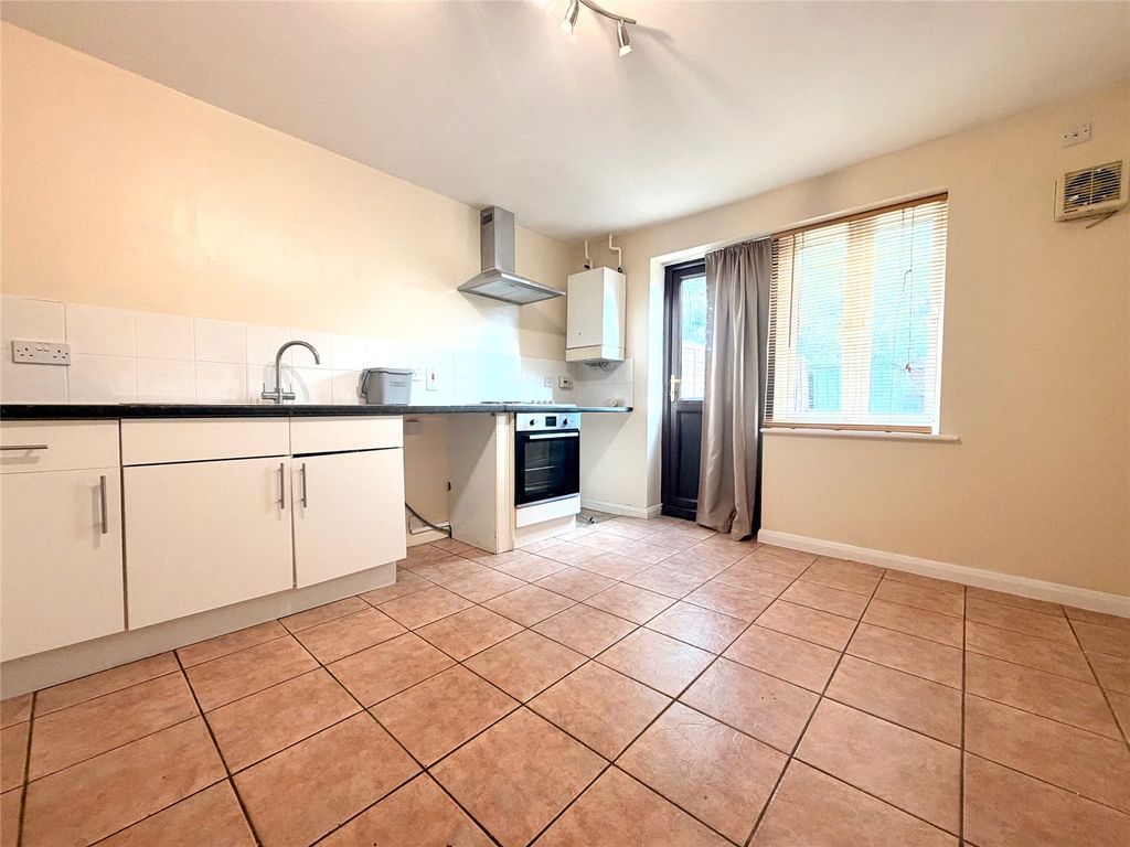 Property photo 2 of 8 Picture No. 10