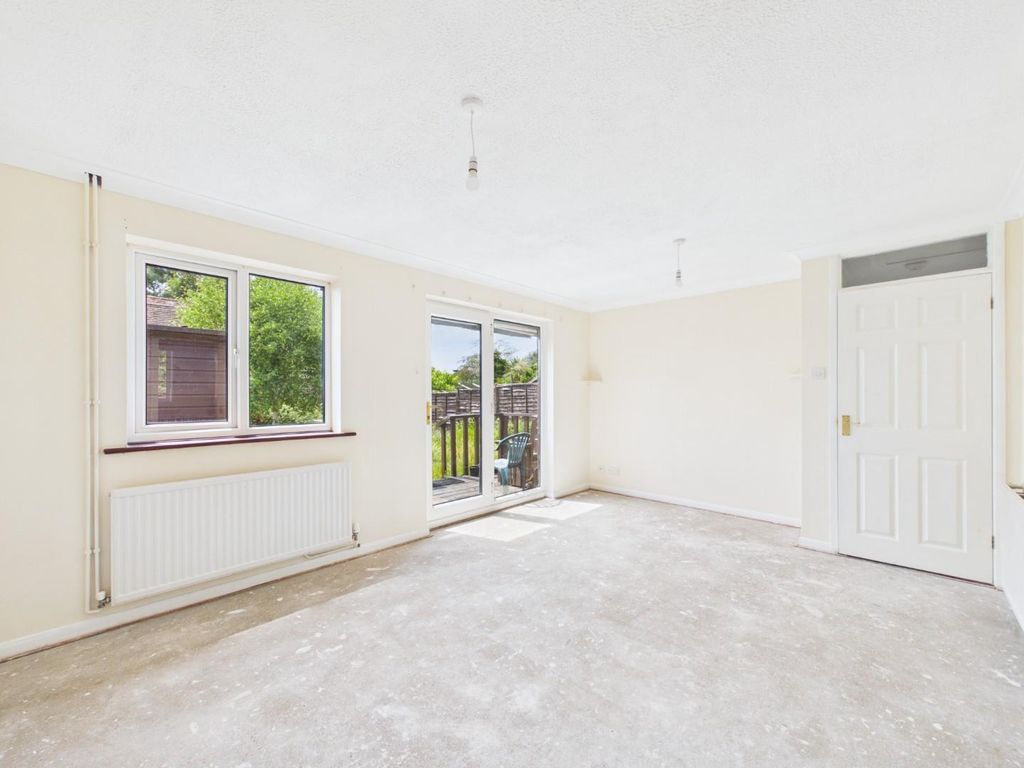 Property photo 3 of 17 Cam05010G0-Pr0115-Still010.Jpg