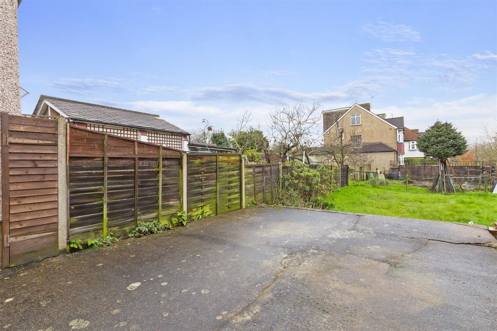 Property photo 3 of 10 Arundel Avenue - 48 (11).Jpg