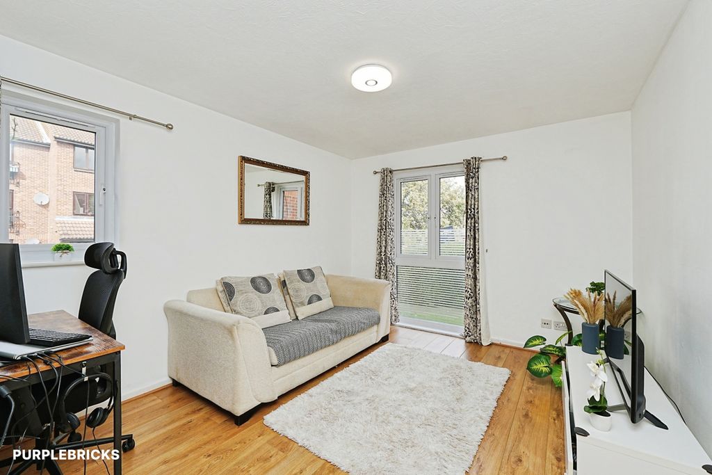 Property photo 2 of 10