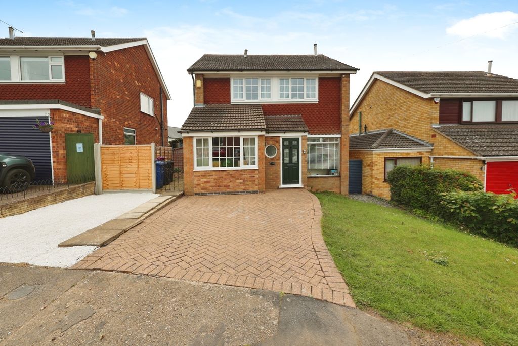 Property photo 2 of 22 4182561