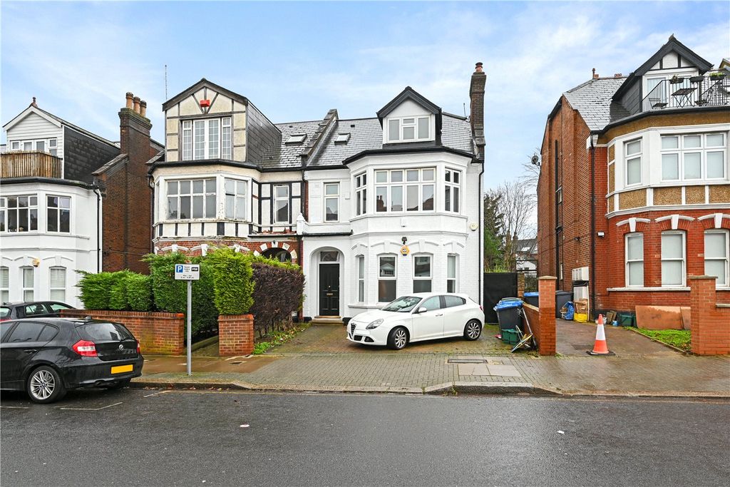 Property photo 2 of 24 Picture No. 17