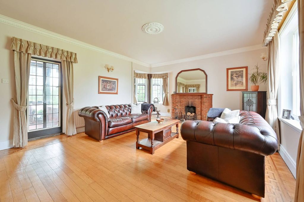 Property photo 3 of 52