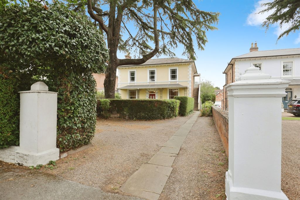 Property photo 1 of 19