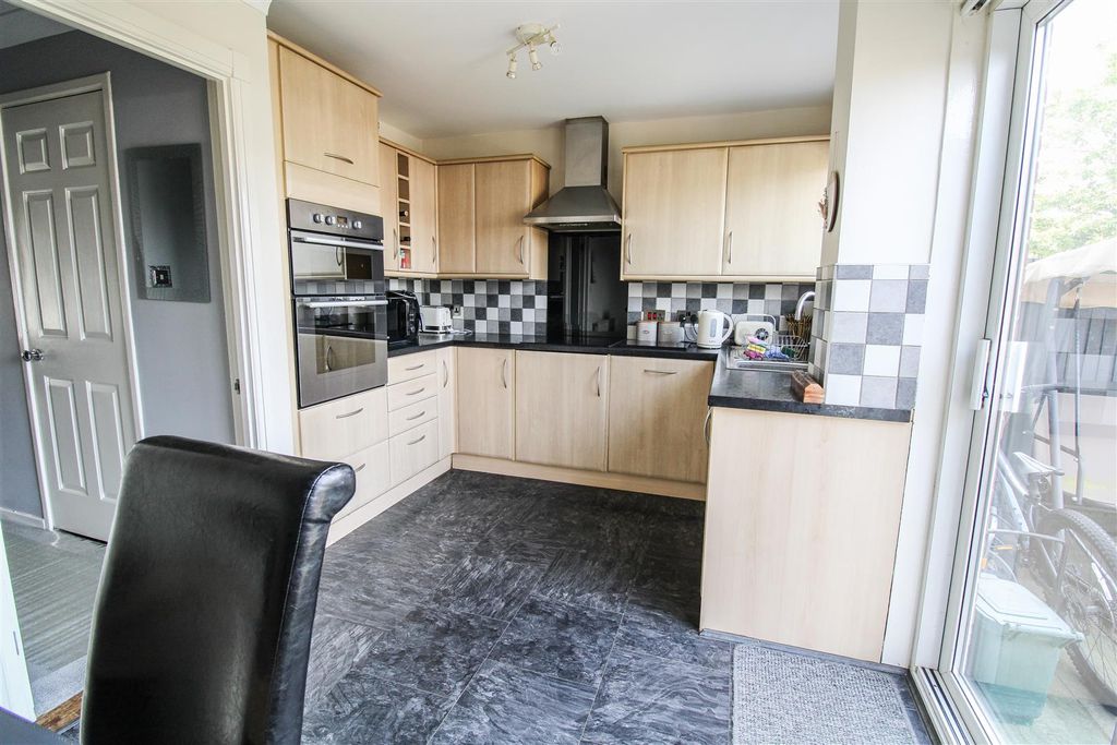 Property photo 2 of 11 Img_2162.Jpg