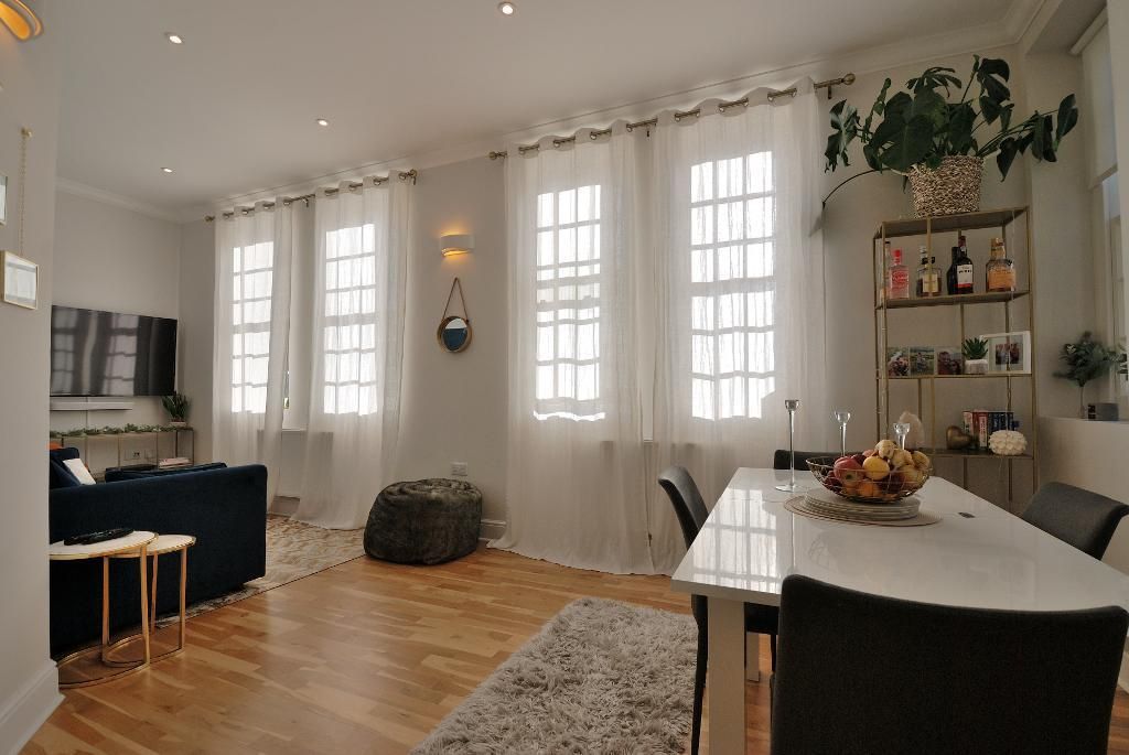 Property photo 2 of 14 Light-Filled, Open Plan Living/Dining