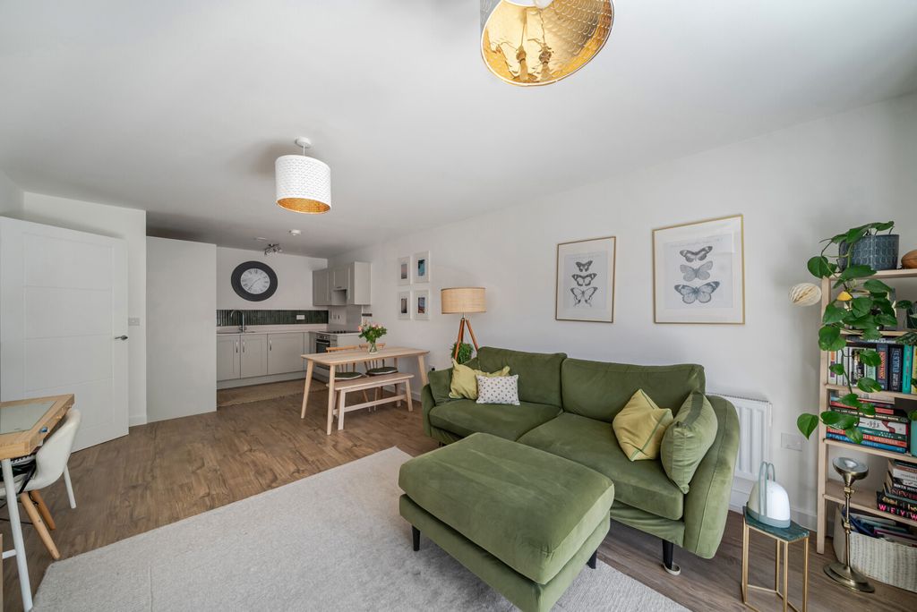 Property photo 3 of 11 1467960-14-6A159F...