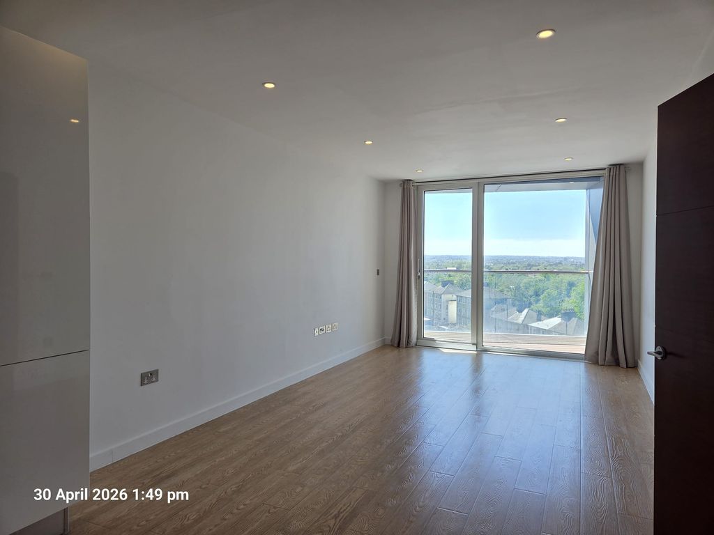 Property photo 2 of 8