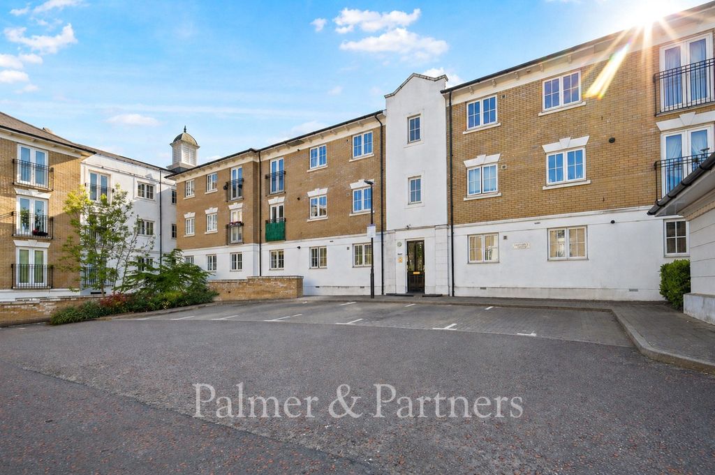 Property photo 1 of 9 External