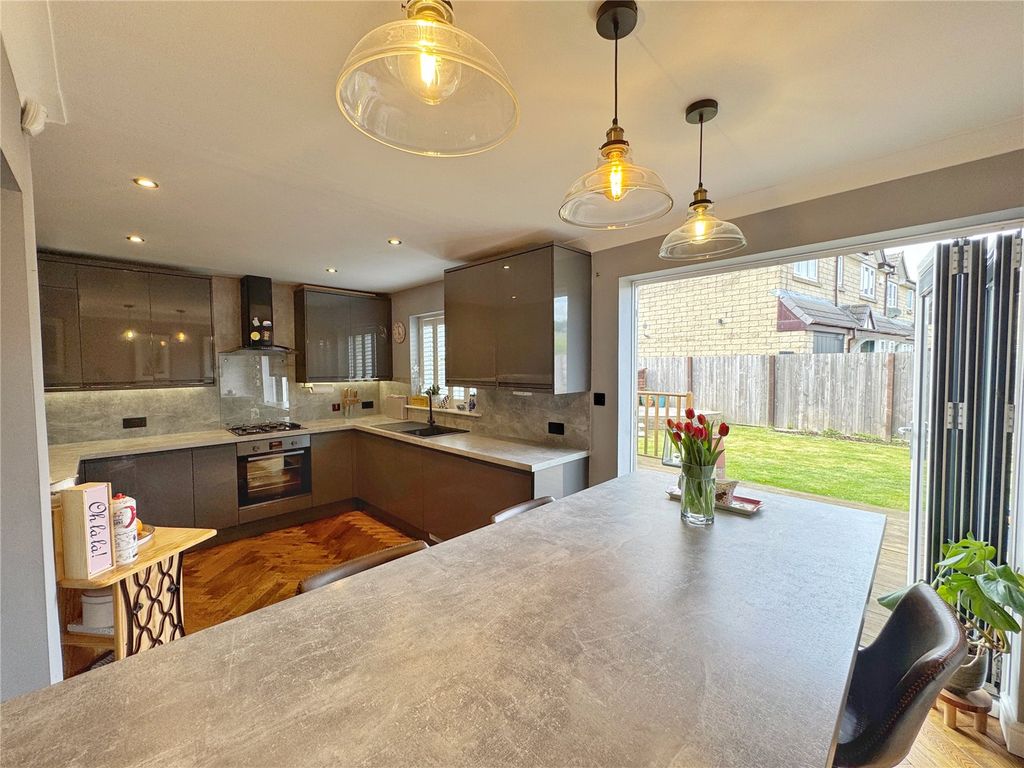 Property photo 2 of 25 Kitchen / Diner
