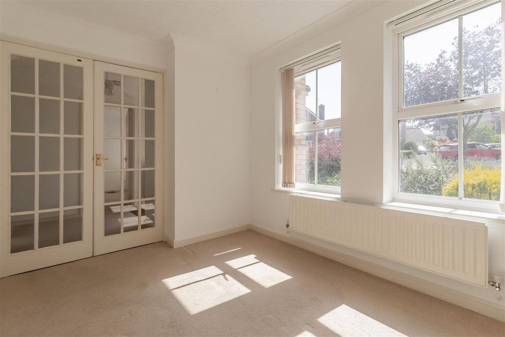 Property photo 2 of 25 Dining Room