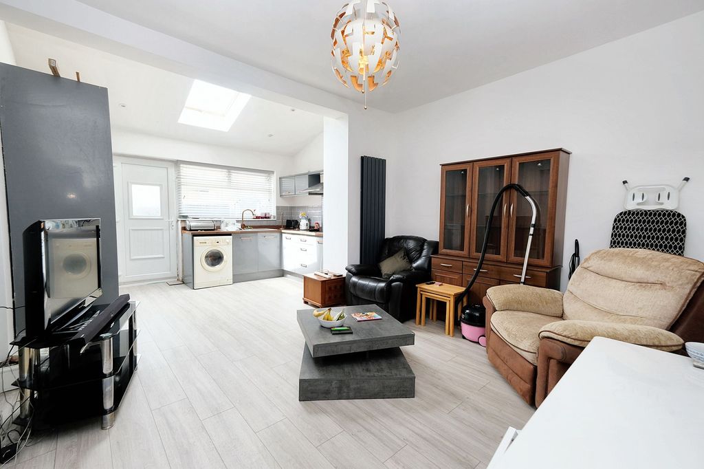 Property photo 3 of 20